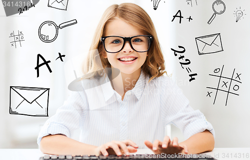 Image of student girl with keyboard