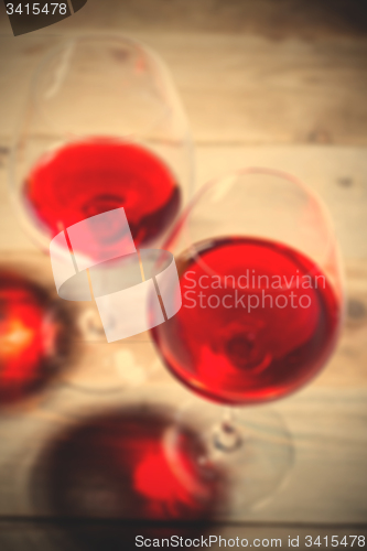 Image of red wine in glasses