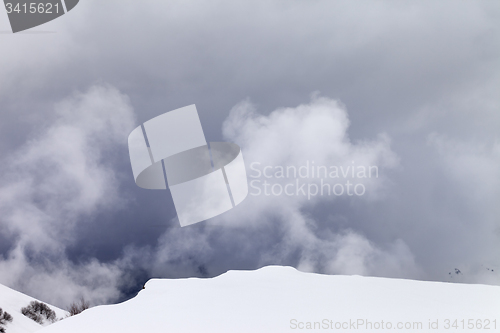 Image of Off-piste slope in mis