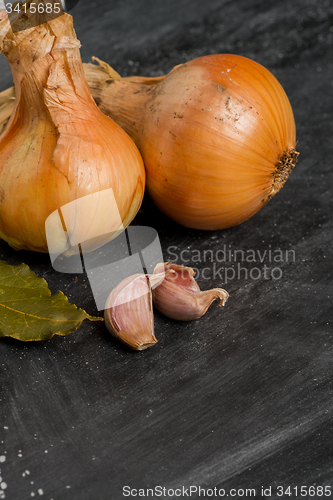 Image of Onions and garlic 