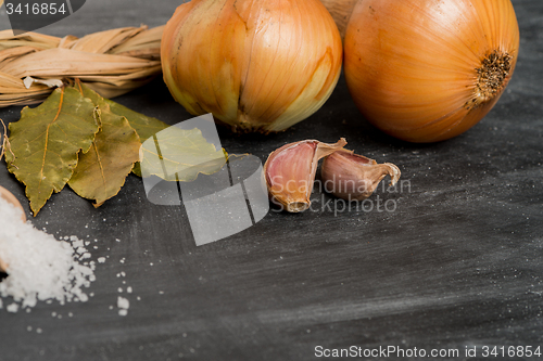 Image of Onions and garlic 