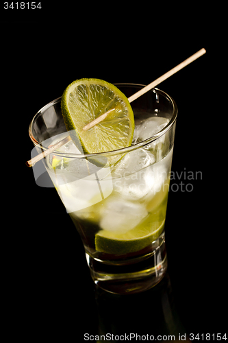 Image of Vodka with lime and ice