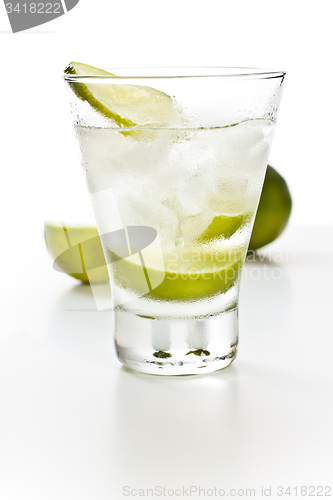 Image of Vodka with lime and ice 