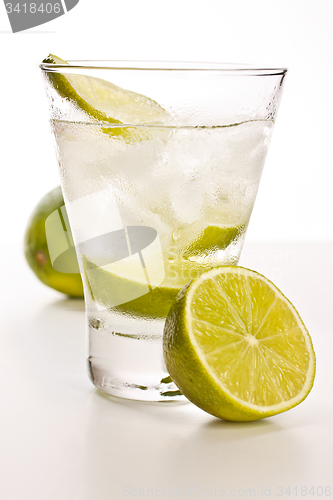 Image of Vodka with lime and ice