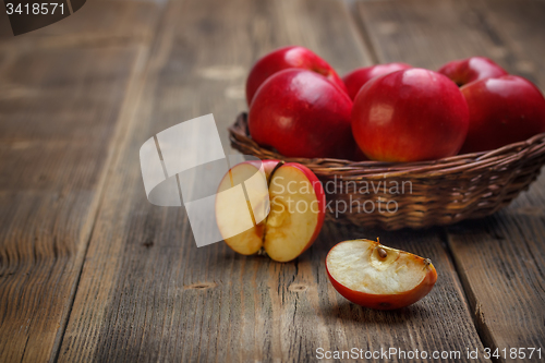 Image of Juicy red apples