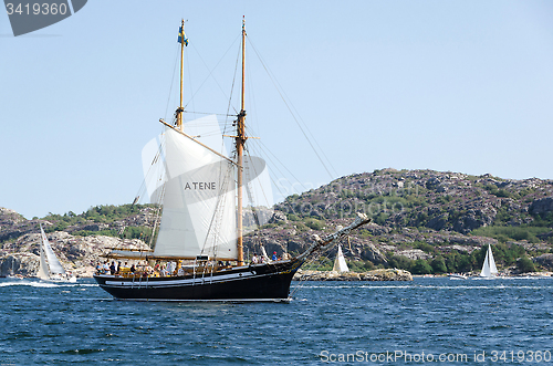 Image of old sail ship