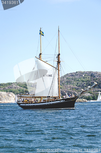 Image of old sail ship