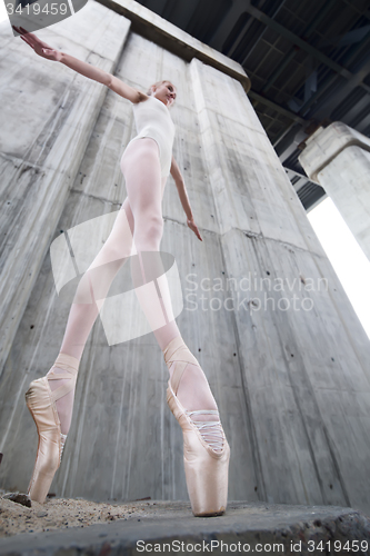 Image of Slim ballerina 