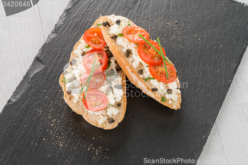 Image of Bread with cottage