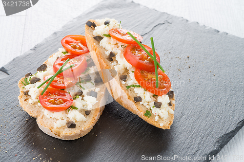 Image of Bread with cottage