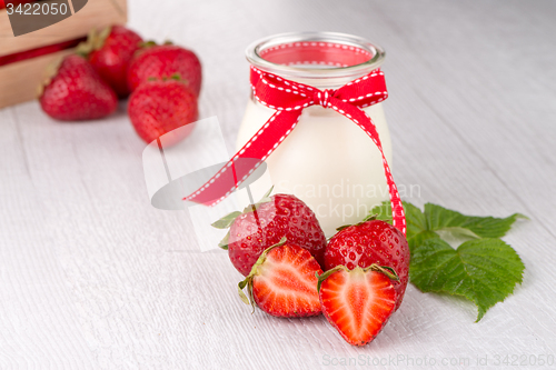 Image of Homemade yogurt and strawberries