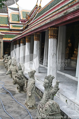 Image of Buddhist statuettes