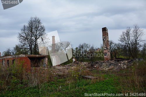 Image of rests of the burned houses