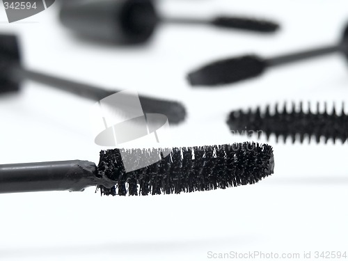 Image of make-up brushes