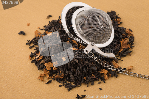 Image of Black dry tea with petals