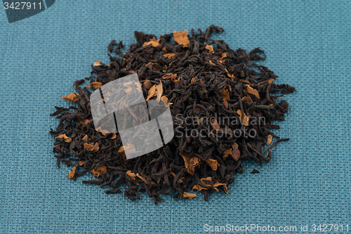 Image of Black dry tea with petals