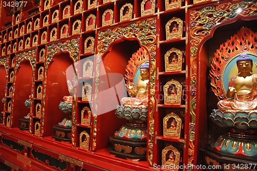 Image of Buddha statues