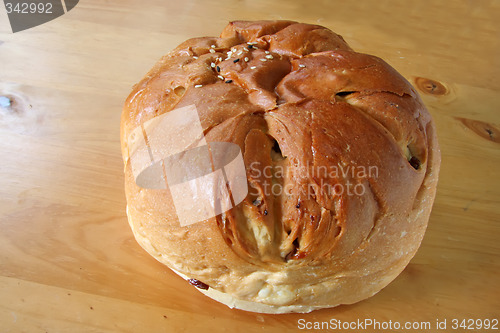 Image of Nut and raisin bread