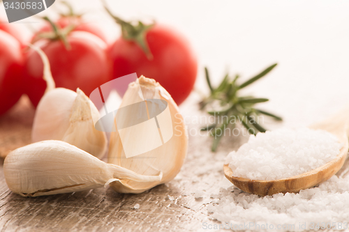 Image of Cherry tomatoes and onion