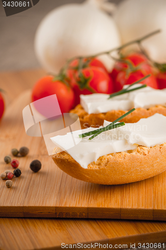 Image of Bread with cottage