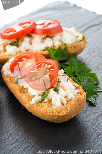 Image of Bread with cottage