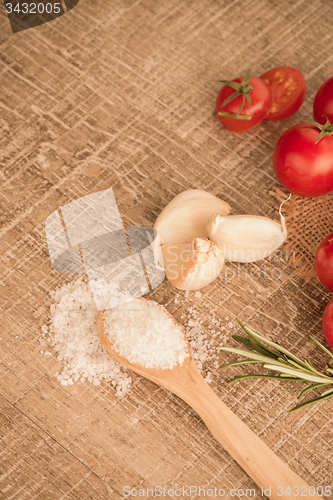 Image of Cherry tomatoes and onion