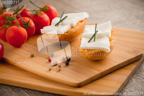 Image of Bread with cottage