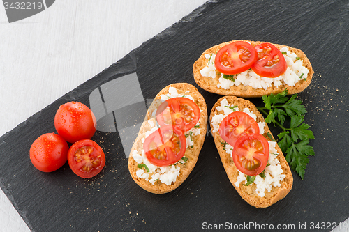 Image of Bread with cottage
