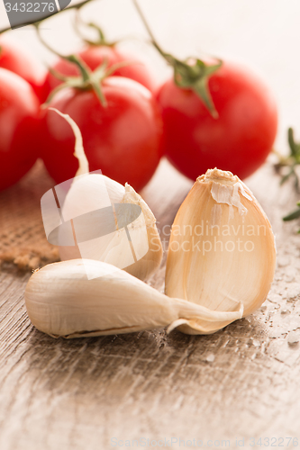 Image of Cherry tomatoes and onion