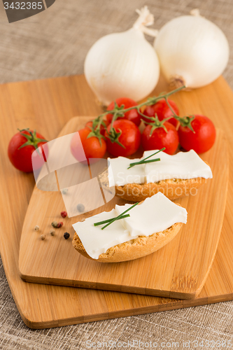 Image of Bread with cottage