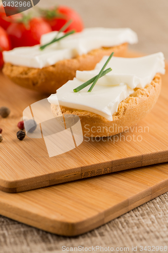 Image of Bread with cottage