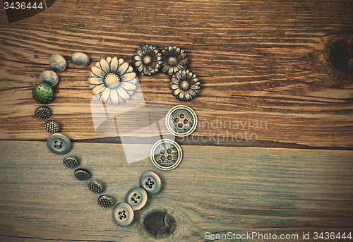 Image of vintage buttons heart