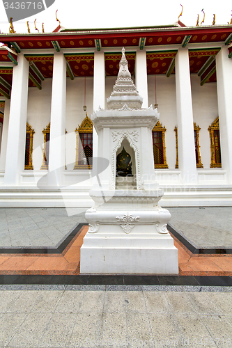Image of  pavement gold      in   bangkok  thailand incision   the temple