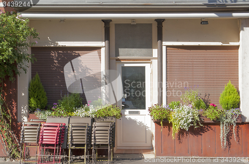 Image of house facade with entry door