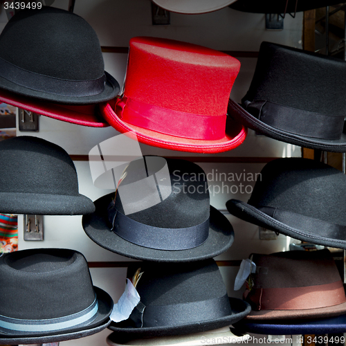 Image of in london old red hat and black  the  fashion shop