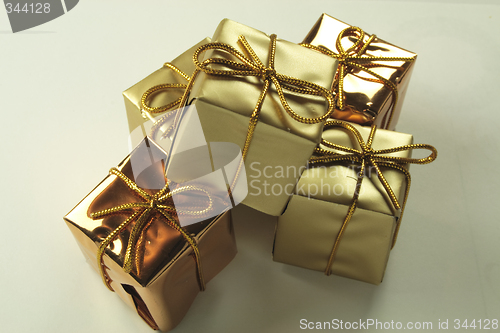 Image of gold present decorations