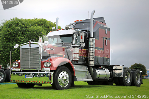 Image of Kenworth 900A year 1976 Show Truck