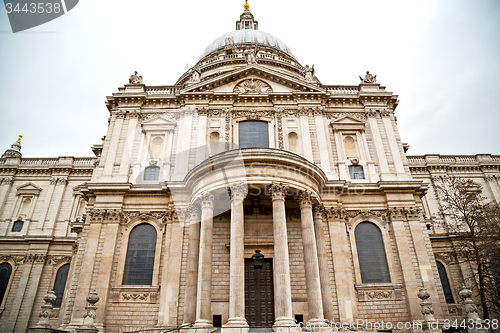 Image of st paul cathedral in london  