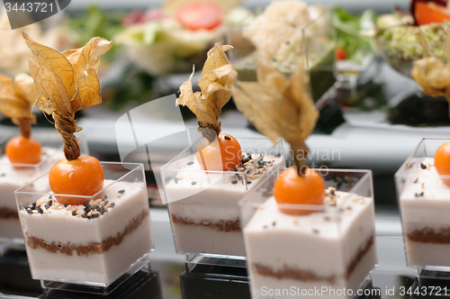 Image of Stand-up snack with cape gooseberry indoor