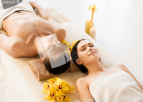 Image of couple in spa