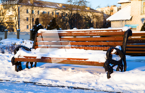 Image of wooden bench 