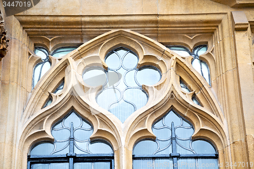 Image of british     in london   construction and religion