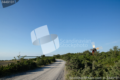 Image of Windmill at roadside