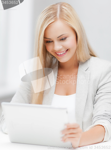 Image of woman with tablet pc
