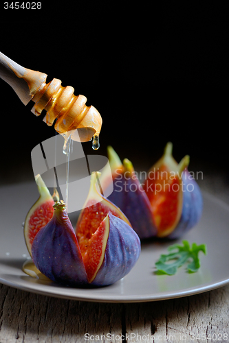 Image of Figs with honey 