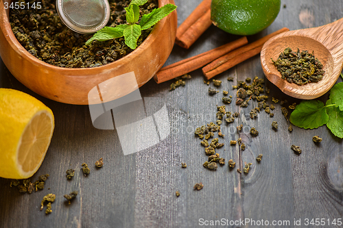 Image of berries  tea