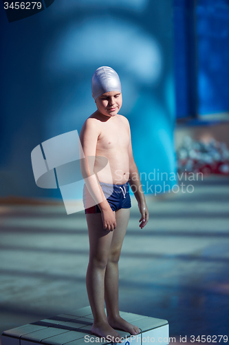 Image of child group  at swimming pool school class