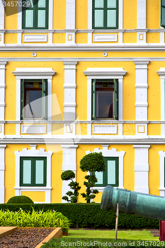 Image of window   in  gold    temple    bangkok  cannon  the temple 