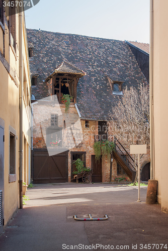 Image of courtyard in Colmar