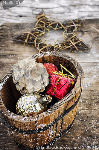 Image of Christmas gift tub with decorations